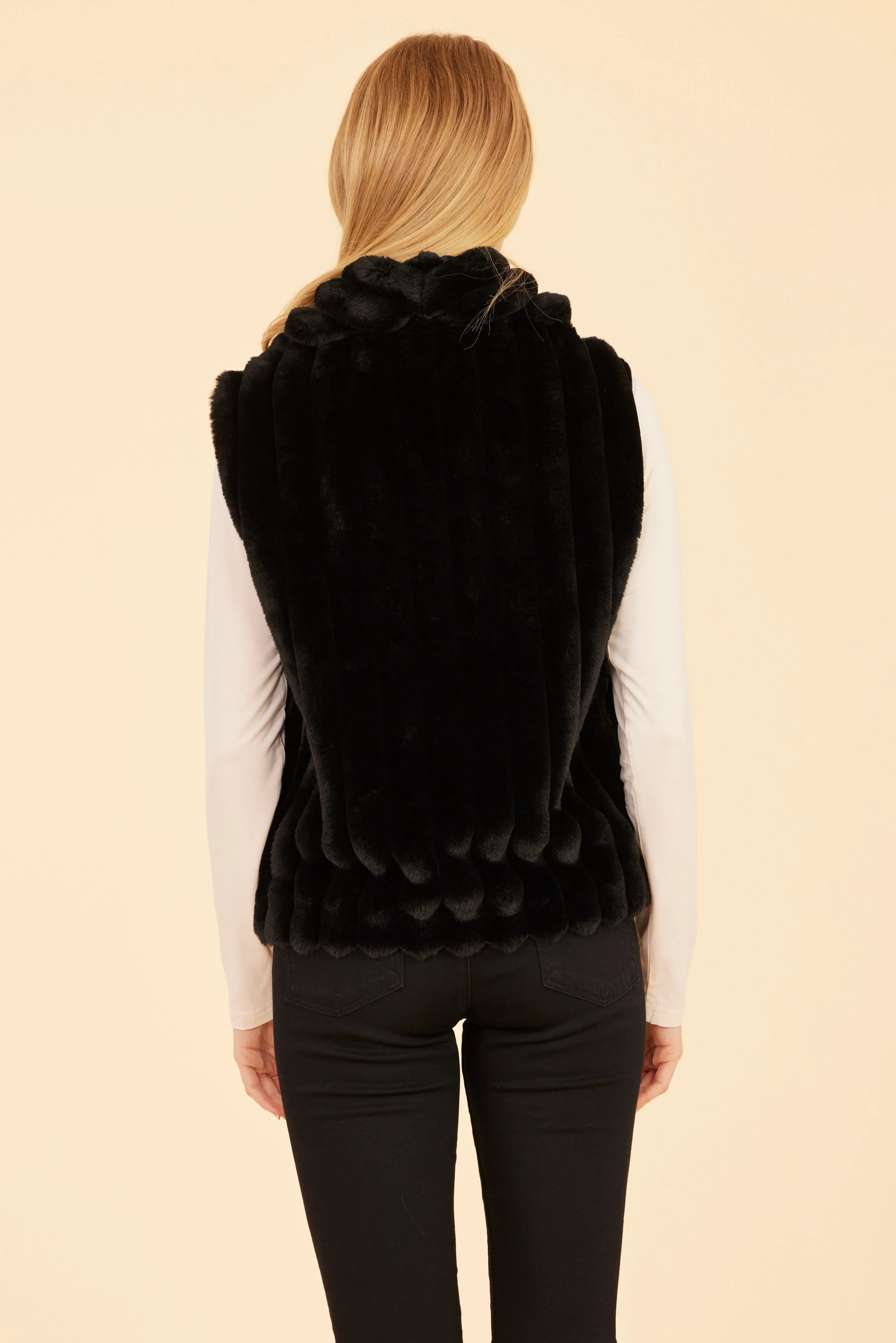 Faux Fur Grooved Vest