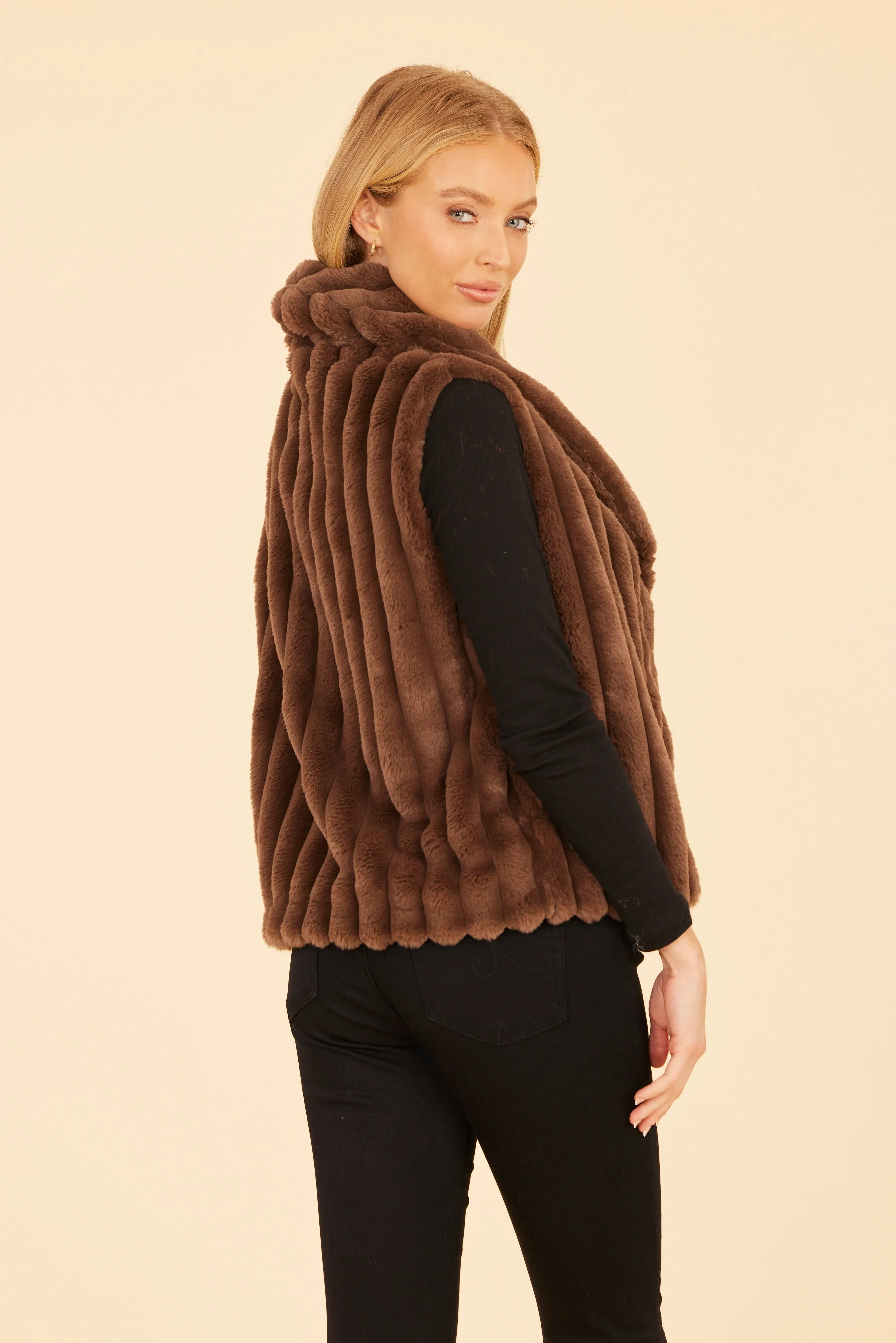 Faux Fur Grooved Vest