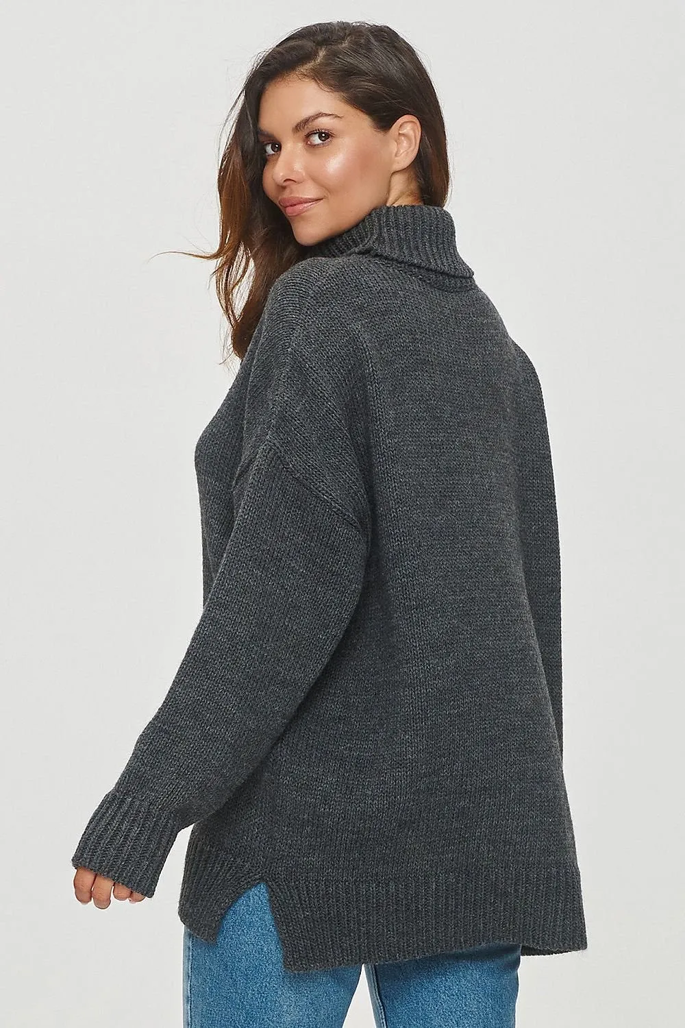 Loose-Cut Women’s Turtleneck